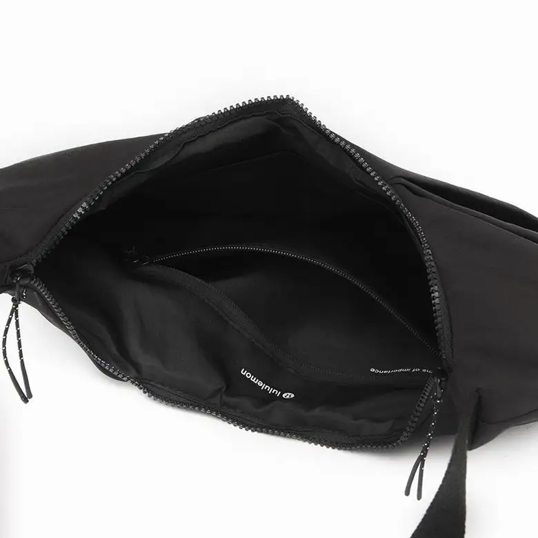 Lululemon 33.5x4x21cm 10L 4C AO (9)